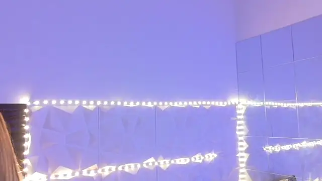 Aishha  online show from November 5, 2025, 6:05 am