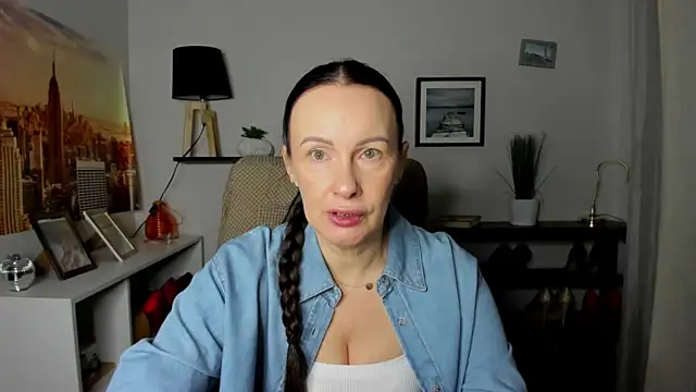 Velvet Jasmine online show from February 6, 2026, 6:31 am