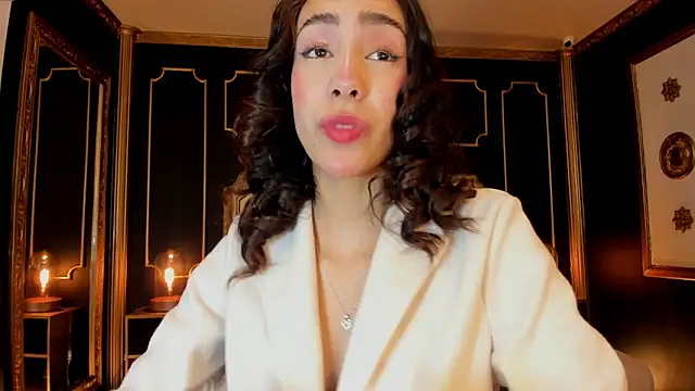 Snapshot of aitana_johns chatting on December 16, 2025, 12:20 pm aitana johns online show from December 16, 2025, 12:20 pm