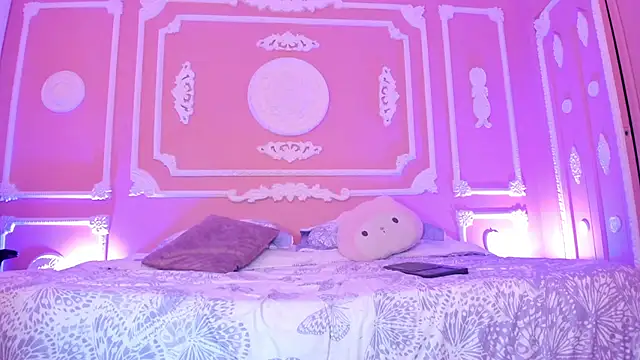 Snapshot of aitana_johns chatting on October 31, 2025, 1:19 pm aitana johns online show from October 31, 2025, 1:19 pm