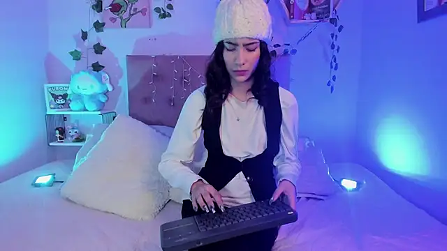 Snapshot of aitana_johns chatting on November 17, 2025, 12:09 pm aitana johns online show from November 17, 2025, 12:09 pm