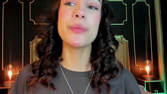 Snapshot of aitana_johns chatting on December 4, 2025, 12:26 pm aitana johns online show from December 4, 2025, 12:26 pm