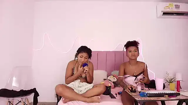 Snapshot of Valerin_salazar chatting on November 2, 2025, 8:47 pm Valerin salazar online show from November 2, 2025, 8:47 pm