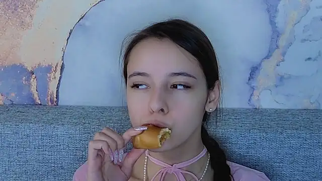 Snapshot of BerryTeen chatting on October 23, 2025, 7:29 am BerryTeen online show from October 23, 2025, 7:29 am