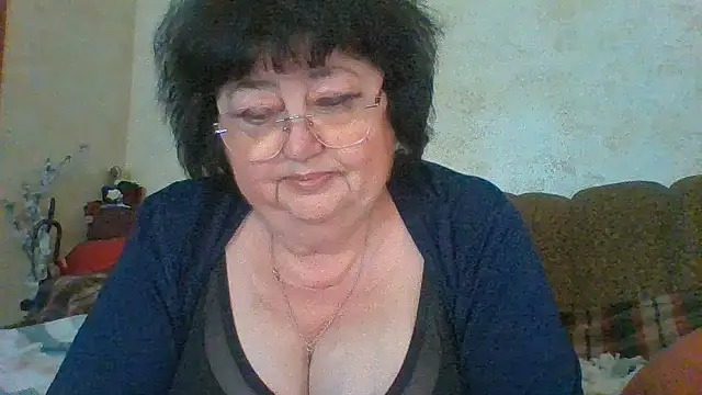 Snapshot of MilaSky5303 chatting on June 2, 2026, 12:05 pm MilaSky5303 online show from June 2, 2026, 12:05 pm