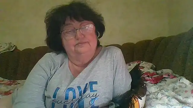 Snapshot of MilaSky5303 chatting on December 13, 2025, 8:04 pm MilaSky5303 online show from December 13, 2025, 8:04 pm