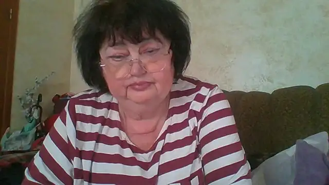 Snapshot of MilaSky5303 chatting on April 26, 2026, 2:03 pm MilaSky5303 online show from April 26, 2026, 2:03 pm