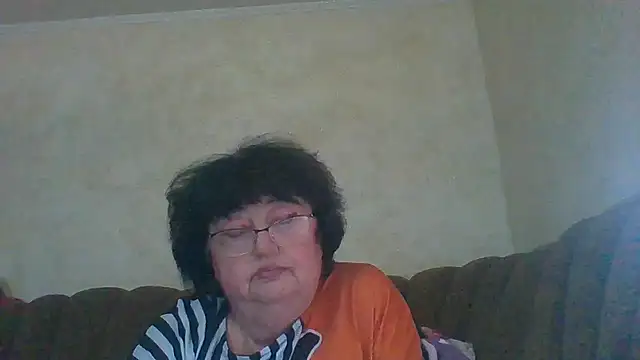 Snapshot of MilaSky5303 chatting on December 2, 2025, 12:40 pm MilaSky5303 online show from December 2, 2025, 12:40 pm