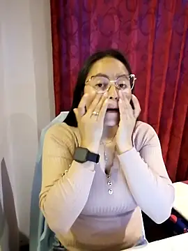 Daliz Leon online show from November 5, 2025, 10:35 pm