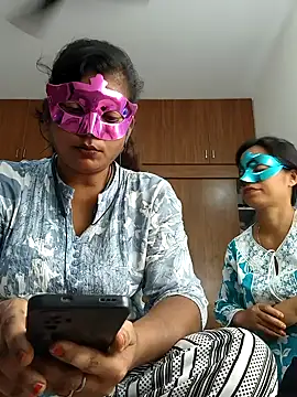 Snapshot of your_chandni04 chatting on September 22, 2025, 9:37 am your chandni04 online show from September 22, 2025, 9:37 am