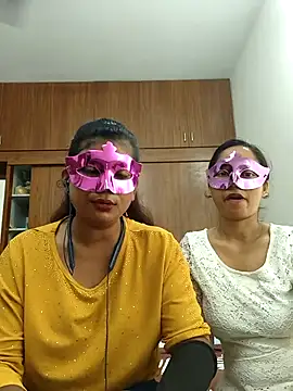 Snapshot of your_chandni04 chatting on October 8, 2025, 8:16 am your chandni04 online show from October 8, 2025, 8:16 am