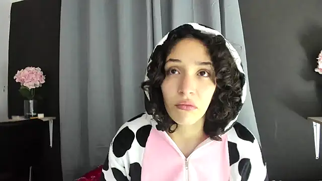 TeensNews18 online show from December 14, 2025, 2:44 pm