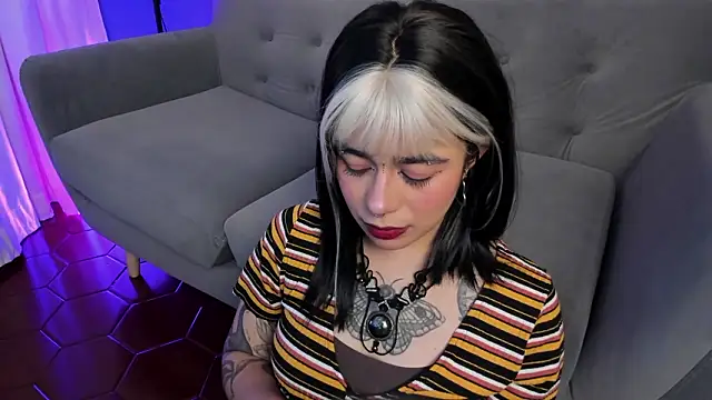 flower smith  online show from March 23, 2026, 11:54 am