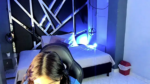 Julieth brown  online show from October 4, 2025, 8:10 pm