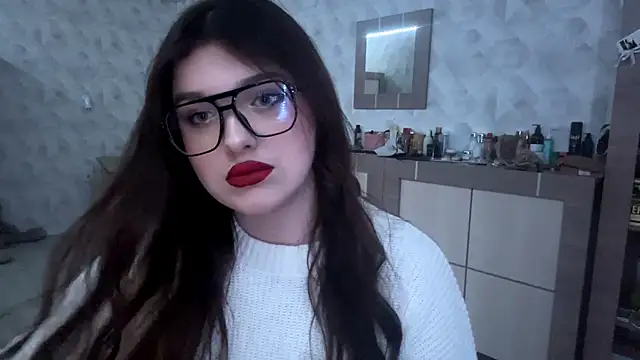 CarylWeatherholtz online show from December 16, 2025, 2:43 pm