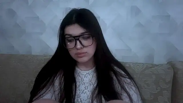 CarylWeatherholtz online show from November 18, 2025, 3:26 pm