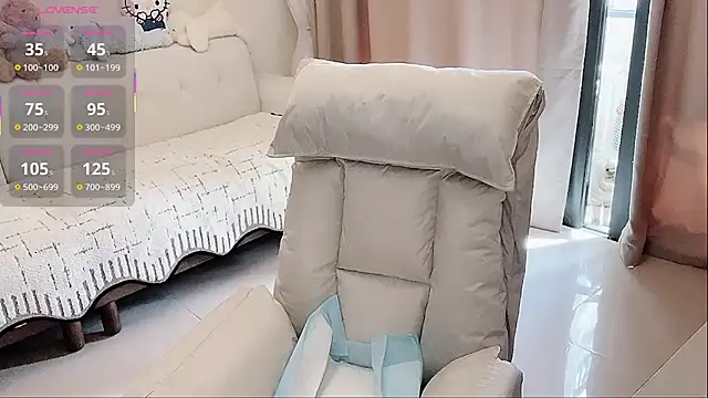 Snapshot of LuLu-Moon chatting on November 25, 2025, 4:57 am LuLu-Moon online show from November 25, 2025, 4:57 am