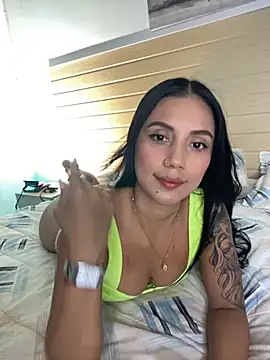 Snapshot of GabiHills chatting on October 9, 2025, 6:52 pm GabiHills online show from October 9, 2025, 6:52 pm