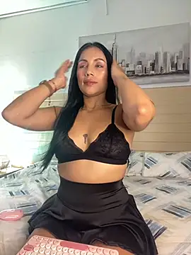 Snapshot of GabiHills chatting on November 6, 2025, 7:18 pm GabiHills online show from November 6, 2025, 7:18 pm