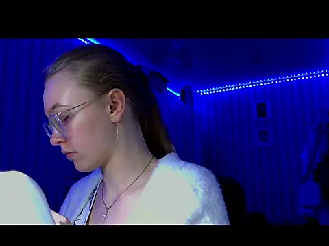 Snapshot of bellameow88 chatting on December 15, 2025, 11:27 am bellameow88 online show from December 15, 2025, 11:27 am