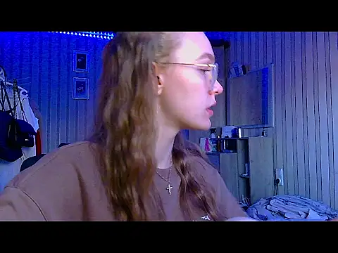 Snapshot of bellameow88 chatting on November 17, 2025, 9:02 am bellameow88 online show from November 17, 2025, 9:02 am