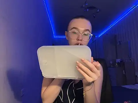 Snapshot of bellameow88 chatting on September 9, 2025, 12:47 pm bellameow88 online show from September 9, 2025, 12:47 pm