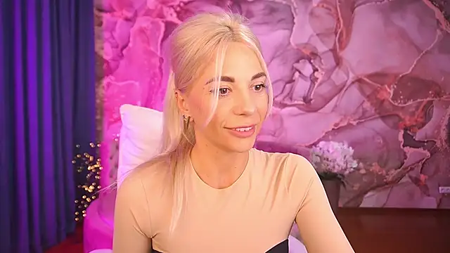 Snapshot of BellaRayyy chatting on October 15, 2025, 1:19 pm BellaRayyy online show from October 15, 2025, 1:19 pm