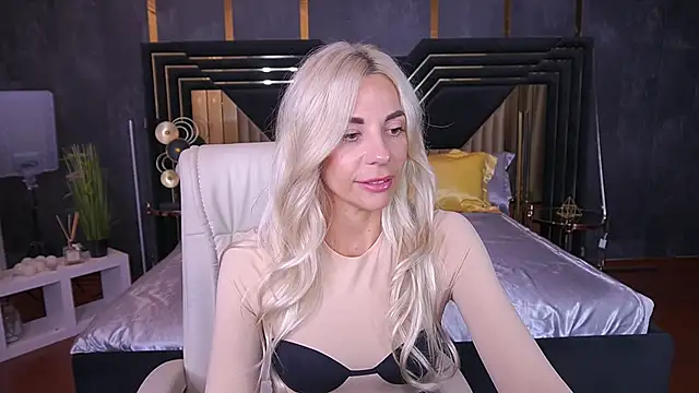 Snapshot of BellaRayyy chatting on October 3, 2025, 7:59 pm BellaRayyy online show from October 3, 2025, 7:59 pm