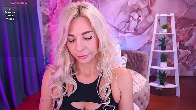 Snapshot of BellaRayyy chatting on December 1, 2025, 7:31 am BellaRayyy online show from December 1, 2025, 7:31 am