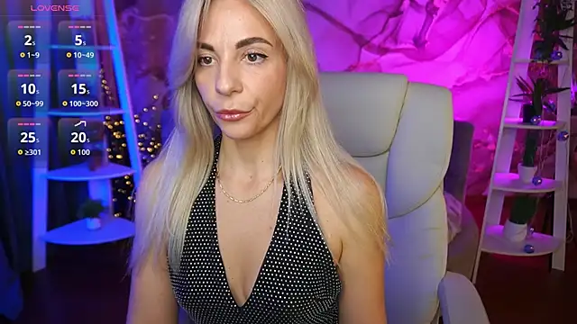 BellaRayyy online show from March 18, 2026, 8:53 pm