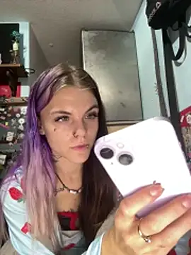 Snapshot of ittybittymeryssa chatting on December 4, 2025, 4:00 am ittybittymeryssa online show from December 4, 2025, 4:00 am