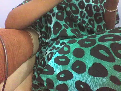 Snapshot of Moongodessy chatting on November 14, 2025, 2:10 pm Moongodessy online show from November 14, 2025, 2:10 pm