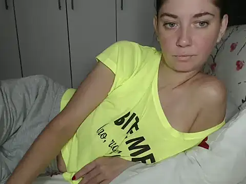 petite danielle online show from September 11, 2025, 6:46 am