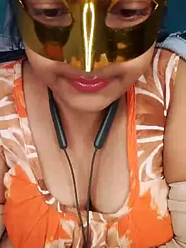 Snapshot of mimi87hoty chatting on January 13, 2026, 5:06 pm mimi87hoty online show from January 13, 2026, 5:06 pm