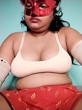 mimi87hoty online show from October 30, 2025, 6:27 pm