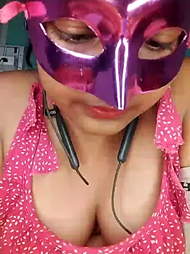 Snapshot of mimi87hoty chatting on February 13, 2026, 5:57 pm mimi87hoty online show from February 13, 2026, 5:57 pm