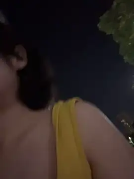 A girla online show from May 27, 2026, 1:29 pm