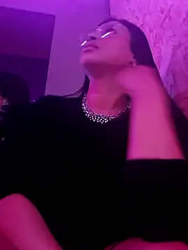 Tigresa23 online show from April 17, 2026, 2:03 am