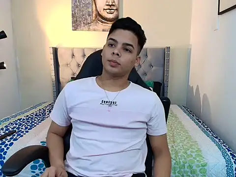 Snapshot of stewart_mateo_ chatting on October 19, 2025, 2:14 am stewart mateo  online show from October 19, 2025, 2:14 am