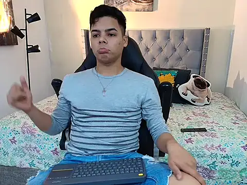 Snapshot of stewart_mateo_ chatting on October 21, 2025, 2:00 am stewart mateo  online show from October 21, 2025, 2:00 am