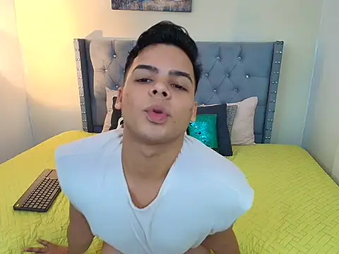 Snapshot of stewart_mateo_ chatting on October 9, 2025, 2:01 am stewart mateo  online show from October 9, 2025, 2:01 am