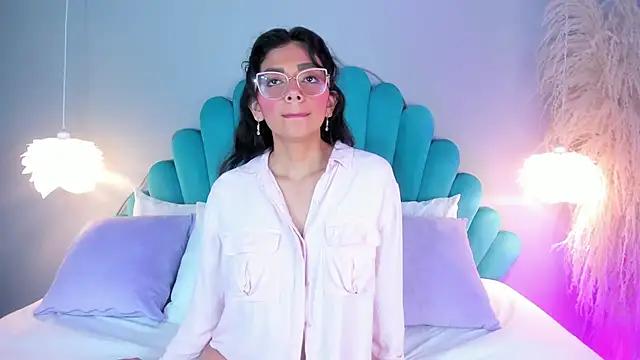 Snapshot of AlassiaHocthner chatting on October 27, 2025, 11:55 am AlassiaHocthner online show from October 27, 2025, 11:55 am