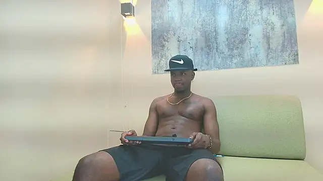 Snapshot of DOUGLAS_099 chatting on November 22, 2025, 7:35 pm DOUGLAS 099 online show from November 22, 2025, 7:35 pm