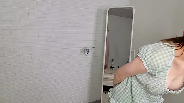 Snapshot of Katie_ktk chatting on September 27, 2025, 1:50 pm Katie ktk online show from September 27, 2025, 1:50 pm