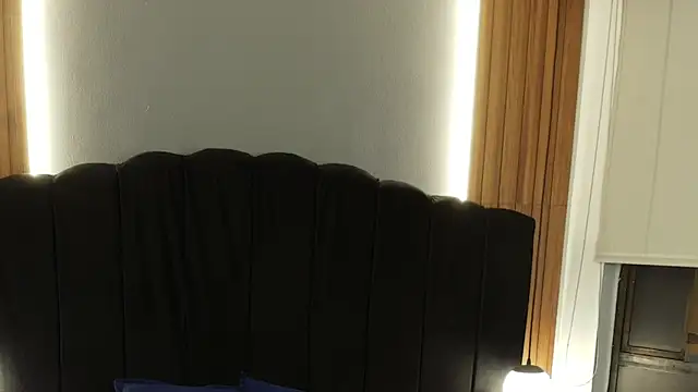 LiaMonroee  online show from March 23, 2026, 12:16 pm