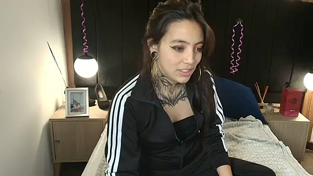 LiaMonroee  online show from April 6, 2026, 11:55 am