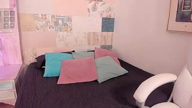 hillary chen online show from November 12, 2025, 2:26 am