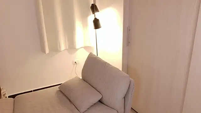 seductivelvet online show from April 17, 2026, 2:58 am