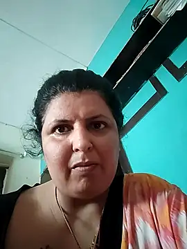 Snapshot of Jann_Riya333 chatting on October 6, 2025, 4:13 am Jann Riya333 online show from October 6, 2025, 4:13 am