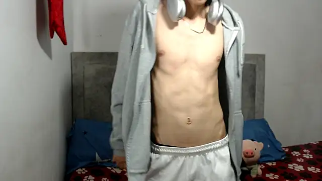 Snapshot of dylann_ross chatting on February 21, 2026, 12:01 am dylann ross online show from February 21, 2026, 12:01 am